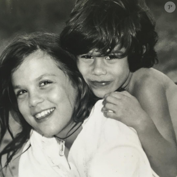 Emmanuelle Seigner dévoile ses enfants Morgane et Elvis Polanski lorsqu'ils étaient enfants.