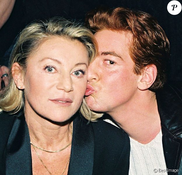 Sheila et son fils Ludovic Chancel à Paris en 1998.
