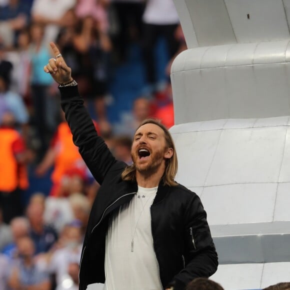 David Guetta et Zara Larsson - People au match de la finale de l'Euro 2016 Portugal-France au Stade de France à Saint-Denis le 10 juillet 2016. © Cyril Moreau / Bestimage