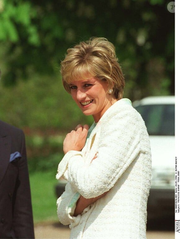 La princesse Diana en mai 1996 au palais de Kensington, à Londres.