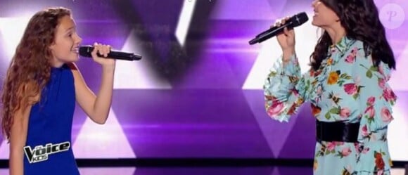 Jenifer en duo avec Clarisse dans "The Voice Kids 4", seconde soirée des auditions à l'aveugle diffusée le 26 août 2017 sur TF1.
