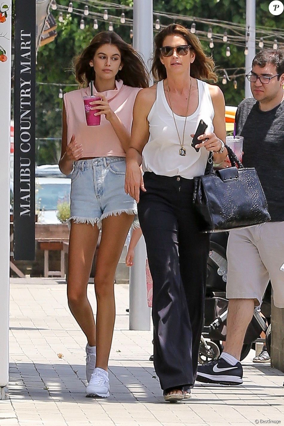 exclusif-cindy-crawford-et-sa-fille-kaia-gerber-malibu-le-13
