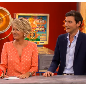 Sophie Davant et la "pipe chinoise" dans "Affaire conclue", le 28 août 2017.