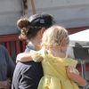 Jack Osbourne et sa femme Lisa Stelly se promènent avec leurs filles Pearl et Andy au Farmer's Market à Studio City, le 13 août 2017