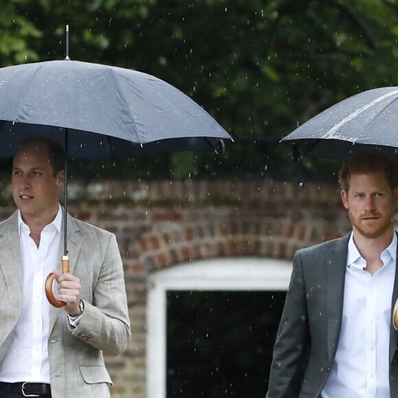 Le prince William, le prince Harry et Kate Middleton ont visité le 30 août 2017, à la veille du 20e anniversaire de la mort de Lady Diana, le Sunken Garden devenu le White Garden dans les jardins du palais de Kensington.