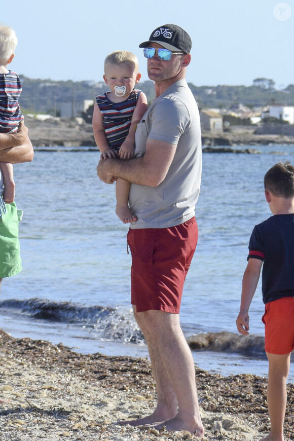Wayne Rooney avec sa femme Coleen et leurs enfants en vacances à Formentera le 30 juin 2017.