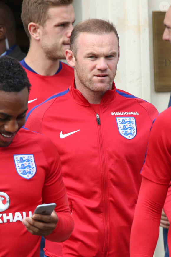 Wayne Rooney - Les membres de l'équipe de football d'Angleterre quittent leur hôtel pour se rendre à l'entraînement à Chantilly, le 8 juin 2016, où ils séjournent pendant l'UEFA Euro 2016.