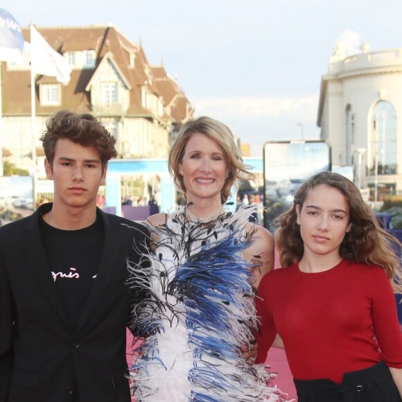 Laura Dern et ses enfants Ellery Walker Harper, Jaya Harper - Tapis rouge de la cérémonie d' ouverture du 43 ème Festival Américain de Deauville Le 01 Septembre 2017 ©Denis Guignebourg / Agence Bestimage