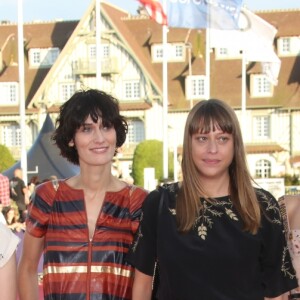 Eric Lartigau, Benjamin Biolay, Axelle Ropert, Clotilde Hesse, Alice Winocour, Charlotte Le Bon, Michel Hazanaviscius, Emmanuelle Devos et Yasmin Reza - Tapis rouge de la cérémonie d' ouverture du 43 ème Festival Américain de Deauville Le 01 Septembre 2017 ©Denis Guignebourg / Agence Bestimage