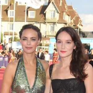 Bérénice Bejo et Anais Demoustier - Tapis rouge de la cérémonie d' ouverture du 43 ème Festival Américain de Deauville Le 01 Septembre 2017 ©Denis Guignebourg / Agence Bestimage