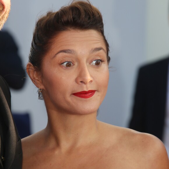 Emma De Caunes - Tapis rouge de la cérémonie d' ouverture du 43 ème Festival Américain de Deauville Le 01 Septembre 2017 ©Denis Guignebourg / Agence Bestimage