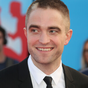 Robert Pattinson - Tapis rouge avant la projection de "Good Time" lors 43ème Festival du Cinema Americain de Deauville le 2 septembre 2017. © Denis Guignebourg/Bestimage