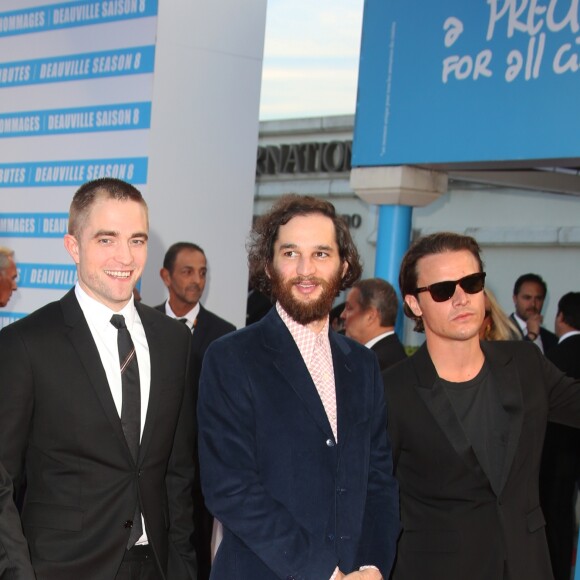 Ben Safdie, Robert Pattinson, Joshua Safdie, Oscar Boyson - Tapis rouge avant la projection de "Good Time" lors 43ème Festival du Cinema Americain de Deauville le 2 septembre 2017. © Denis Guignebourg/Bestimage