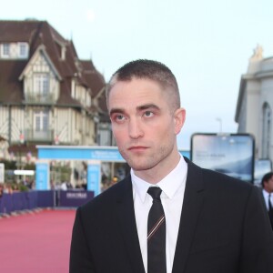 Robert Pattinson - Tapis rouge avant la projection de "Good Time" lors 43ème Festival du Cinema Americain de Deauville le 2 septembre 2017. © Denis Guignebourg/Bestimage