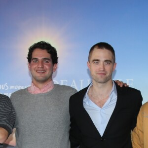 Josh Safdie, Benny Safdie, Robert Pattinson et Oscar Boyson Robert Pattinson - Photocall du film 'Good time' lors du 43eme Festival du Cinema Americain à Deauville Le 2 Septembre 2017. © Denis Guignebourg /BestImage