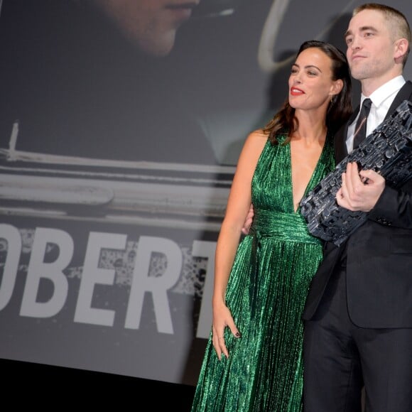 Robert Pattinson à la projection de son film "Good Time" à la 43e édition du Festival de Deauville, le 2 septembre 2017. Lors de cette soirée, l'acteur a reçu un hommage et un trophée remis par l'actrice française Bérénice Béjo.