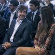 Linda Morselli, compagne de F.Alonso - Le pilote Fernando Alonso avec Florentino Pérez, président du Real de Madrid, reçoit le titre de membre d'honneur du Real de Madrid au Stade Santiago-Bernabéu à Madrid le 4 septembre 2017.