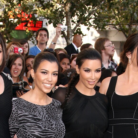 Kylie Jenner, Kourtney Kardashian, Kim Kardashian, Kendall Jenner - Première du film "Eclipse"  à Los Angeles le 24 juin 2010.