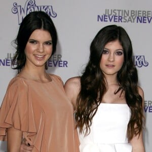 Kendall et Kylie Jenner - Première du film "Never say never" au Nokia Theatre de Los Angeles le 8 février 2011.