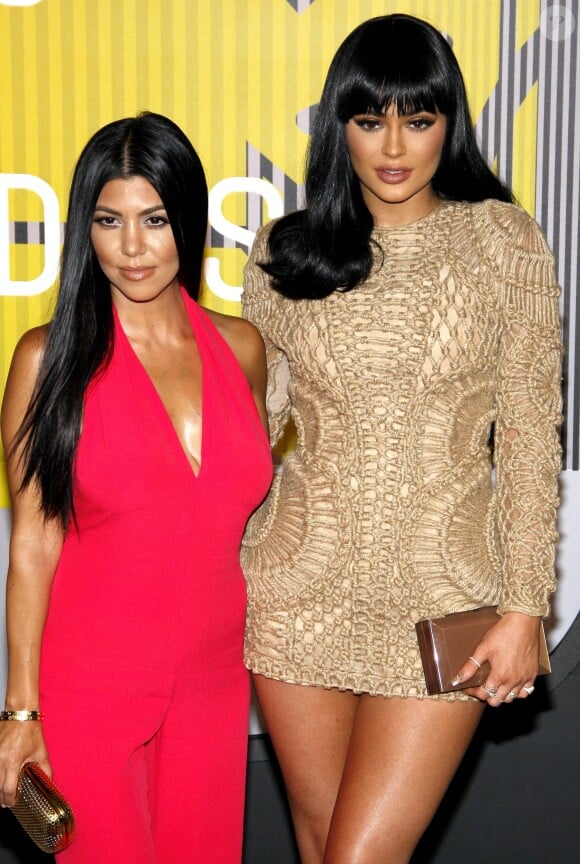 Kourtney Kardashian et Kylie Jenner - Soirée des MTV Video Music Awards à Los Angeles le 30 aout 2015. © CPA/Bestimage