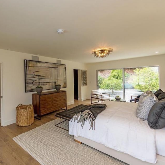 Cindy Crawford et Rande Gerber ont dépensé 12 millions de dollars pour s'offrir cette nouvelle propriété située à Beverly Hills. Septembre 2017.