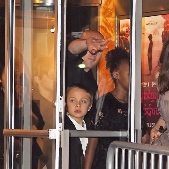 Maddox Jolie-Pitt, Knox Leon Jolie-Pitt, Zahara Jolie-Pitt, Angelina Jolie, Vivienne Jolie-Pitt - Angelina Jolie a assisté avec ses enfants à la première de "D'abord, ils ont tué mon père" à New York, le 14 septembre 2017