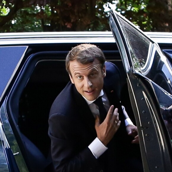 Le Président de la république française Emmanuel Macron visite le château de Monte-Cristo en compagnie de Stéphane Bern, Marly-le-Roi, France, le 15 septembre 2017. © Stéphane Lemouton/Bestimage