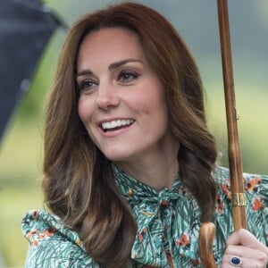 Catherine Kate Middleton, duchesse de Cambridge lors de la visite du Sunken Garden dédié à la mémoire de Lady Diana à Londres le 30 août 2017.