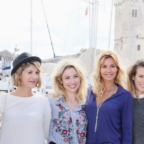 Alexandre Brasseur, Clément Rémiens, Juliette Tresanini, Maud Baecker, Ingrid Chauvin, Lorie (Laure Pester), Anne Caillon, Charlotte Valandrey et Samy Gharbi - Photocall de la série "Demain nous appartient" lors de la 19ème édition du Festival de la Fiction TV de la Rochelle, France, le 16 septembre 2017. © Patrick Bernard/Bestimage