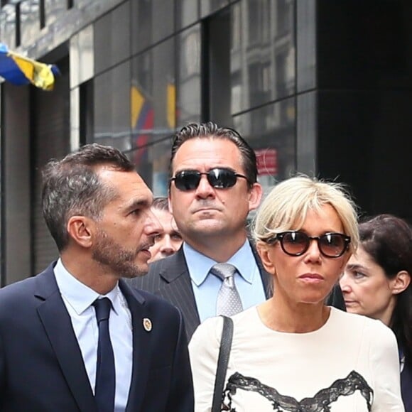 Pierre-Olivier Costa, directeur de cabinet, Tristan Bromet, chef de cabinet - Brigitte Macron quitte son hôtel à pied pour se rendre à l'assemblée générale des Nations Unies pour le discours du président de la république à New York le 19 septembre 2017. © Sébastien Valiela / Bestimage