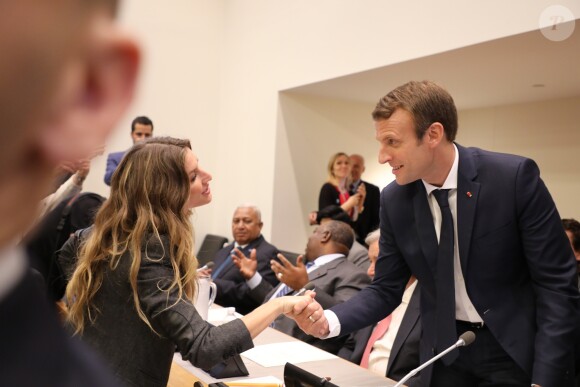 Le président de la République française Emmanuel Macron et Giselle Bündchen pendant une réunion de travail sur le pacte mondial pour l'environnement lors de la 72ème assemblée générale de l'organisation des Nations-Unis (ONU) à New York, le 20 septembre 2017. © Ludovic Marin/Pool/Bestimage
