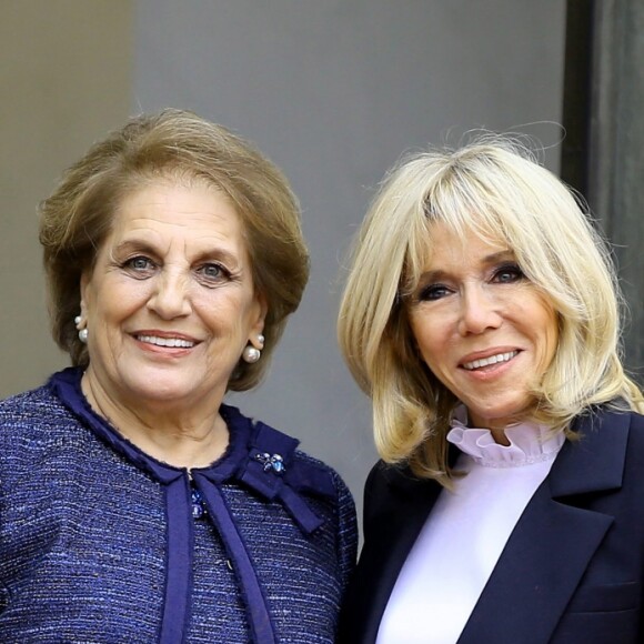 Brigitte Macron (Trogneux ) accueille Nadia Al Chami, la femme de Michel Aoun, au palais de l'Elysée à Paris le 25 septembre 2017. © Dominique Jacovides / Bestimage