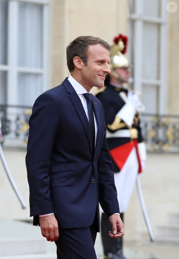 Le président de la République Emmanuel Macron accueille le président du Liban Michel Aoun au palais de l'Elysée à Paris, le 25 septembre 2017 à l'occasion de sa visite d'état. © Dominique Jacovides / Bestimage