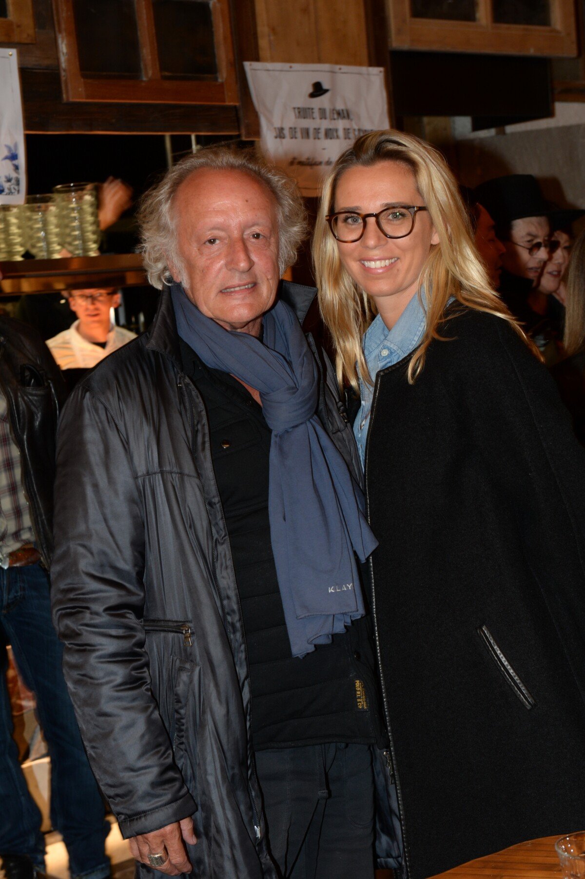 Didier Barbelivien Et Anais En Couple Vidéo : Exclusif - Didier Barbelivien et sa femme Laure - Inauguration
