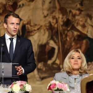 Le président de la République Emmanuel Macron et sa femme Brigitte Macron - 180 chefs étoilés reçus au palais de l'Elysée pour le Déjeuner des grands chefs à Paris, le 27 septembre 2017, pour promouvoir la cuisine française. © Hamilton/Pool/Bestimage