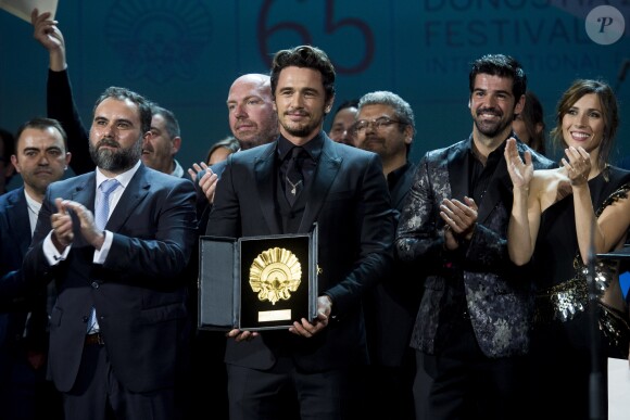 James Franco (meilleur film pour "The Disaster Artist"), Miguel Angel Munoz et Barbara Goenaga - Cérémonie de clôture et remise des prix lors du 65ème festival du film de San Sebastian, le 30 septembre 2017.