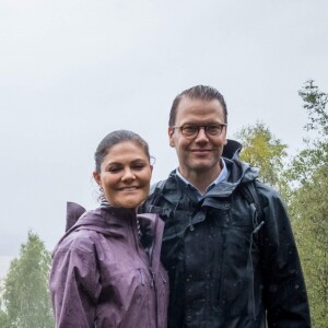 La princesse Victoria de Suède effectuait le 9 septembre 2017 avec son mari le prince Daniel une première promenade pour la promotion des régions et des richesses naturelles de la Suède, en l'occurrence dans le Västergötland.
