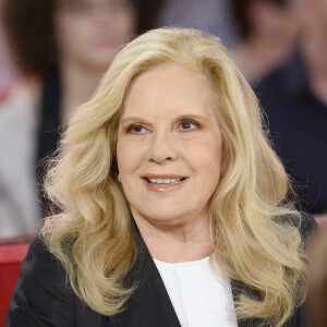 Sylvie Vartan - Enregistrement de l'émission "Vivement Dimanche" à Paris le 2 Décembre 2015 et qui sera diffusée le 6 Décembre 2015. Invité principale Linda de Suza © Coadic Guirec / Bestimage