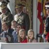 Le roi Felipe VI, Mariano Rajoy, la reine Letizia, Leonor et Sofia - La famille royale espagnole assiste au défilé militaire de la fête nationale à Madrid le 12 octobre 2017.
