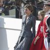 Le reine Letizia d'Espagne et Leonor - La famille royale espagnole assiste au défilé militaire de la fête nationale à Madrid le 12 octobre 2017.