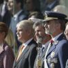 Le roi Felipe VI d'Espagne, Mariano Rajoy, la reine Letizia, Leonor et Sofia - La famille royale espagnole assiste au défilé militaire de la fête nationale à Madrid le 12 octobre 2017.