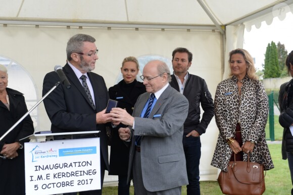 Exclusif - Pierre Le Teste maire de Kerdreineg, Béatrice Rosen, Alain Pompidou, Jérôme Anthony et Natacha Dassault - L'Institut médico-éducatif de Kerdreineg, à Crédin, près de Pontivy, a fêté en grande pompe la fin de trois années de travaux. La fondation Claude-Pompidou, propriétaire des lieux, a investi 2,7 millions d'euros pour rénover et agrandir cet IME qui accueille 42 enfants et jeunes polyhandicapés à Crédin le 5 octobre 2017. © Rachid Bellak / LMS / Bestimage