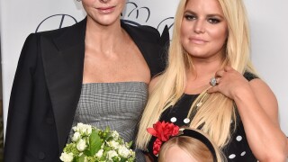 Charlène de Monaco : Accueil fleuri de Jessica Simpson et sa fille à Los Angeles