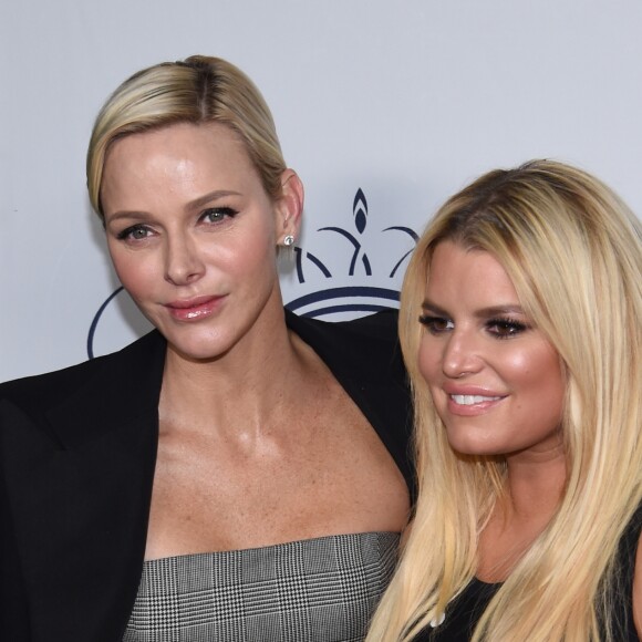 La princesse Charlene de Monaco avec Jessica Simpson et sa fille Maxwell à la soirée Princess Grace Awards au Paramount Studios à Los Angeles, le 24 octobre 2017 © Chris Delmas/Bestimage