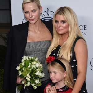 La princesse Charlene de Monaco avec Jessica Simpson et sa fille Maxwell à la soirée Princess Grace Awards au Paramount Studios à Los Angeles, le 24 octobre 2017 © Chris Delmas/Bestimage