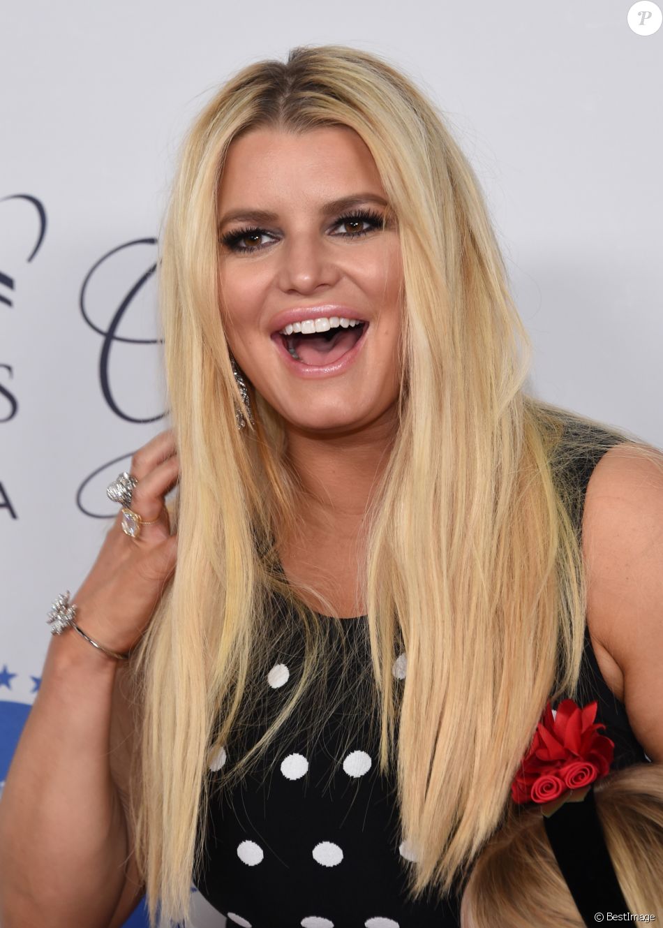 Jessica Simpson à La Soirée Princess Grace Awards Au Paramount Studios ...