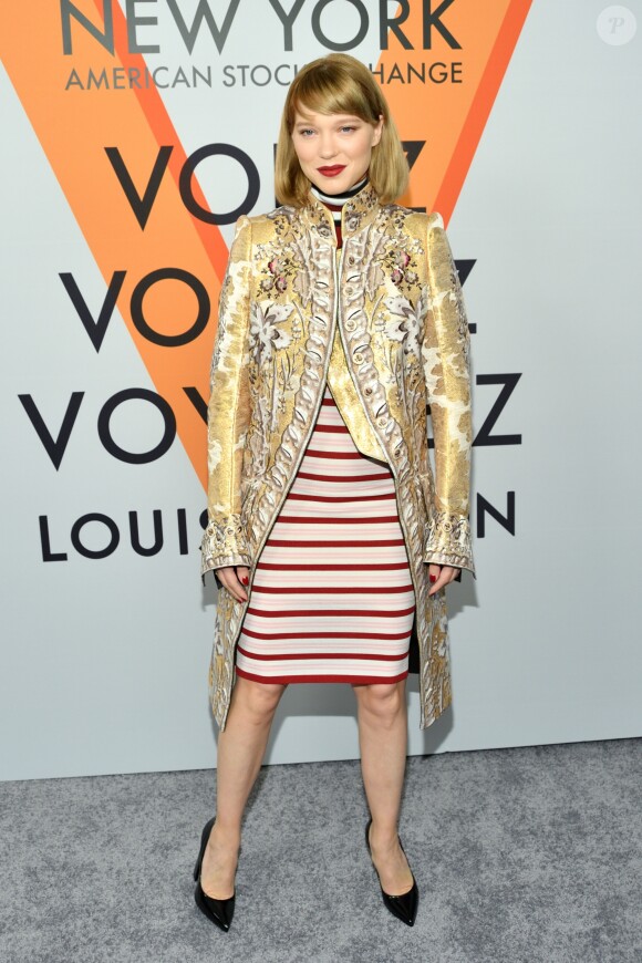 Léa Seydoux assiste au vernissage de l'exposition "Volez, Voguez, Voyagez" de Louis Vuitton à l'American Stock Exchange. New York, le 26 octobre 2017.