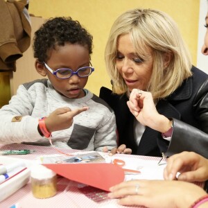 Brigitte Macron, accompagnée de Sophie Cluzel, Secrétaire d'État auprès du Premier ministre, chargée des Personnes handicapées, a visité un accueil de loisirs inclusif à l'école élémentaire Anatole de Monzie. Nantes, le 27 Octobre 2017 © Dominique Jacovides / Bestimage