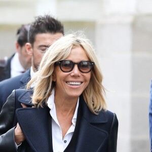 Semi-Exclusif - Brigitte Macron, accompagnée de Sophie Cluzel, Secrétaire d'État auprès du Premier ministre, chargée des Personnes handicapées, a effectué un déplacement à Nantes sur le thème du handicap. Les deux femmes ont en profité pour déambuler dans les rues de la ville. Nantes, le 27 Octobre 2017 © Dominique Jacovides / Bestimage