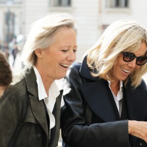 Semi-Exclusif - Brigitte Macron, accompagnée de Sophie Cluzel, Secrétaire d'État auprès du Premier ministre, chargée des Personnes handicapées, a effectué un déplacement à Nantes sur le thème du handicap. Les deux femmes ont en profité pour déambuler dans les rues de la ville. Nantes, le 27 Octobre 2017 © Dominique Jacovides / Bestimage